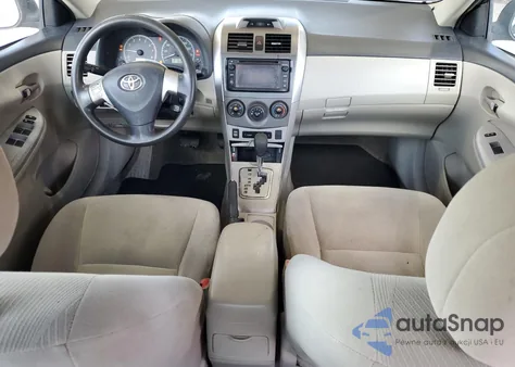 2013 Toyota Corolla Base z USA, uszkodzony, nr VIN 2T1BU4EE2DC981565